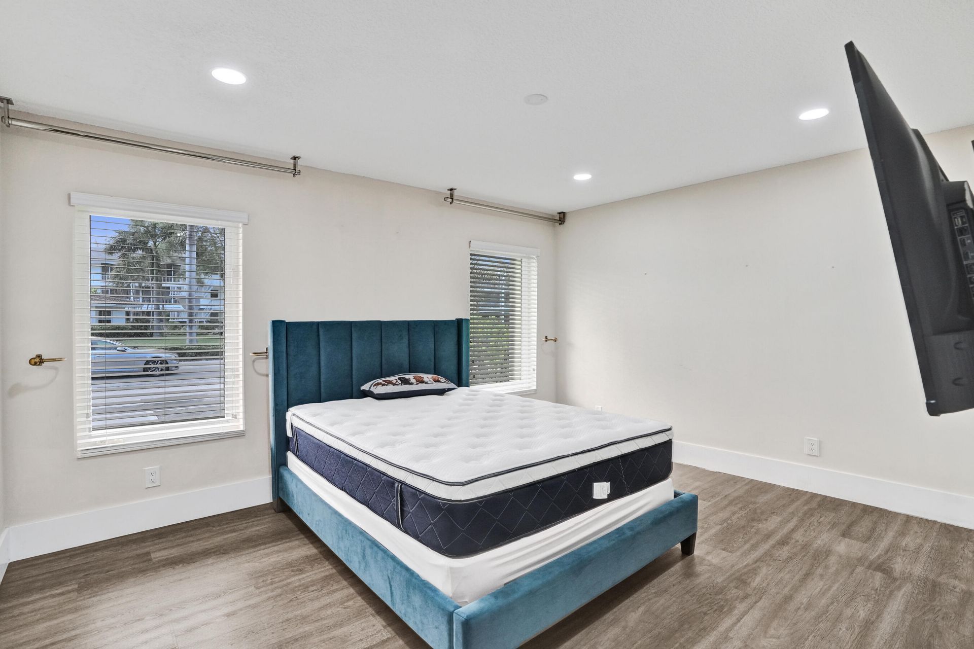 343 Layne Boulevard, Hallandale Beach, FL 33009 Photo