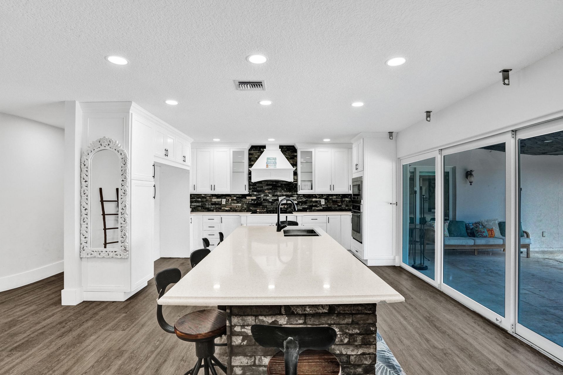 343 Layne Boulevard, Hallandale Beach, FL 33009 Photo