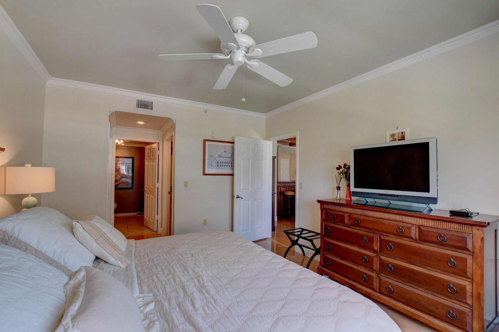 780 S Sapodilla Avenue S, Unit 401, West Palm Beach, FL 33401 Photo
