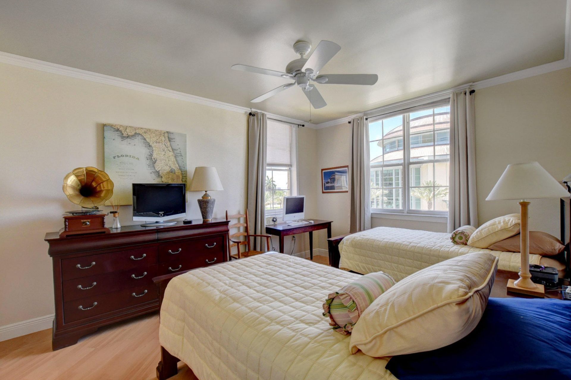 780 S Sapodilla Avenue S, Unit 401, West Palm Beach, FL 33401 Photo