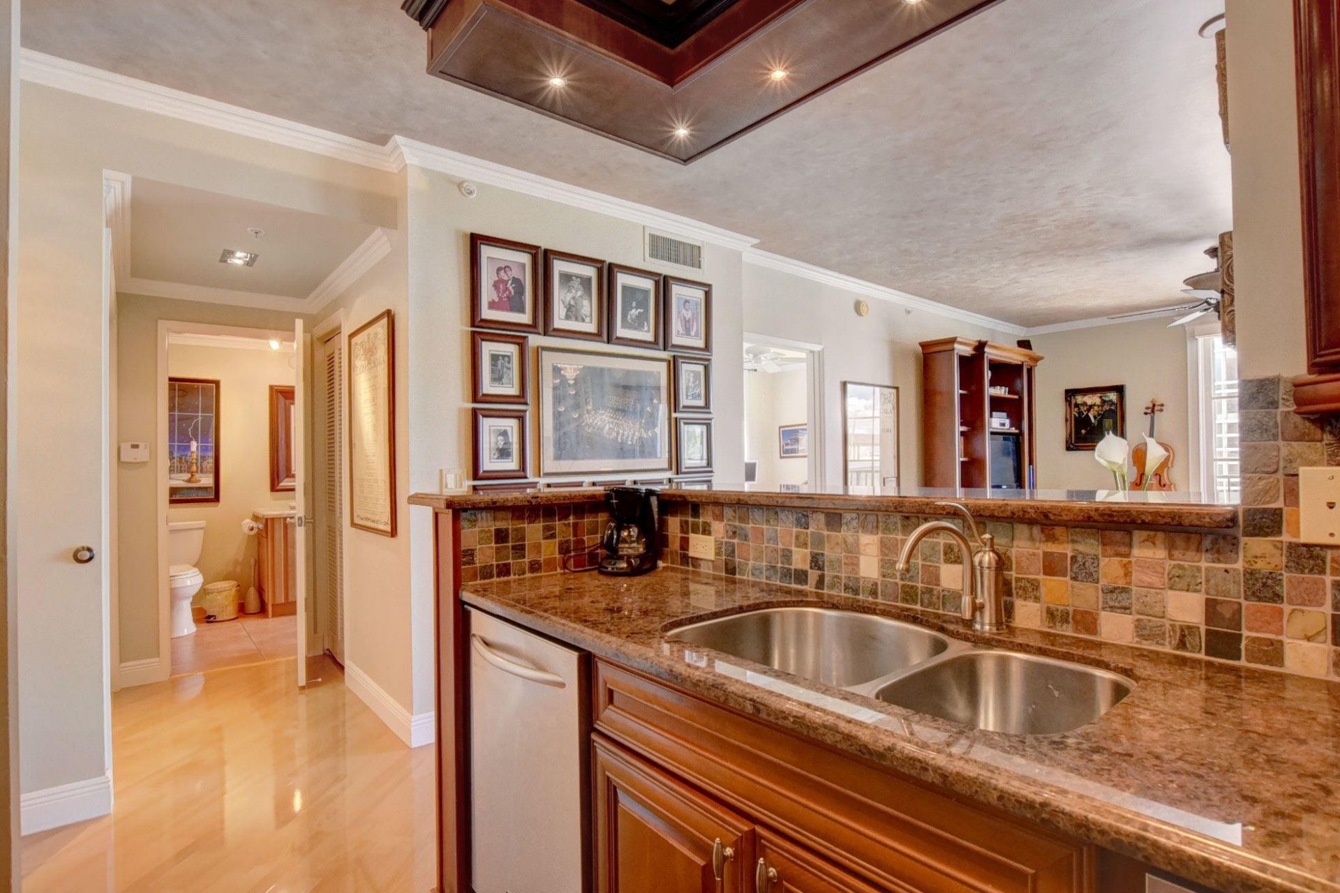 780 S Sapodilla Avenue S, Unit 401, West Palm Beach, FL 33401 Photo