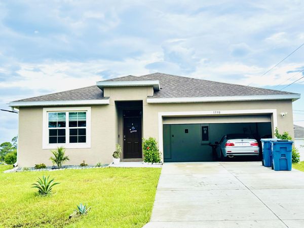 1598 Leeward Avenue SE, Palm Bay, FL 32909