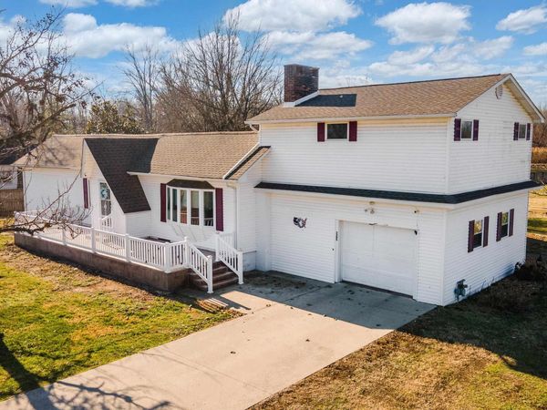 2305 WEAVER Road, Herrin, IL 62948