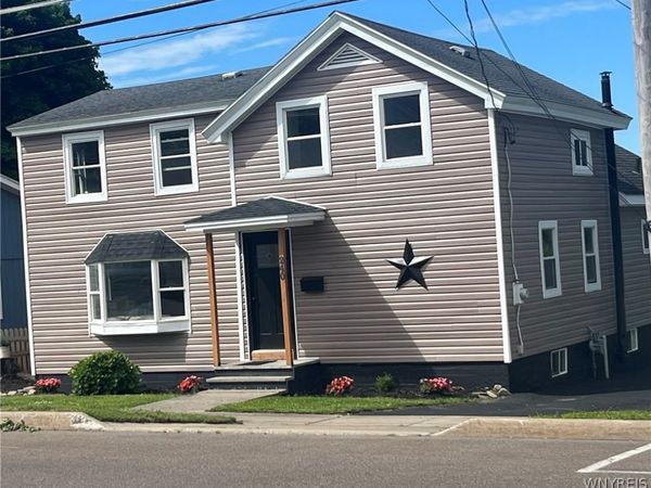 240 Syracuse Avenue , Oswego, NY 13126