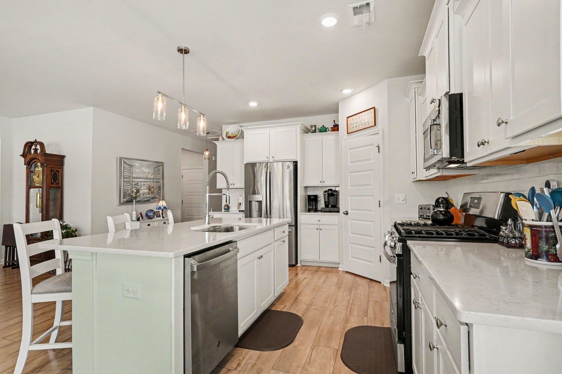 3048 Sistine St. Photo 9