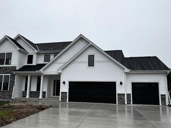1722 Switchgrass STREET, Oconomowoc, WI 53066