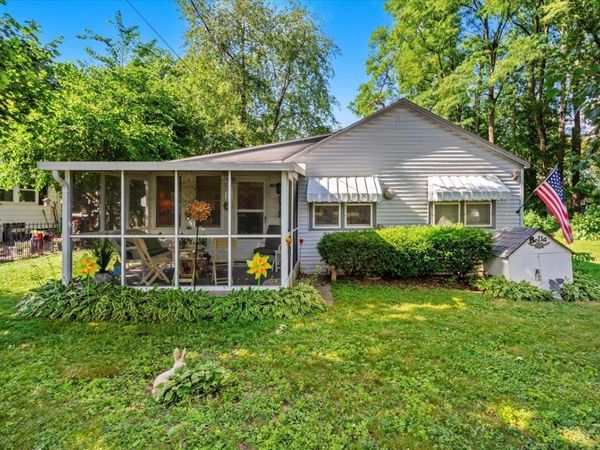 W1044 Anemone Rd, Bloomfield, WI 53128