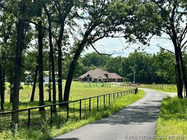 60399 E 140th Road , Fairland, OK 74343