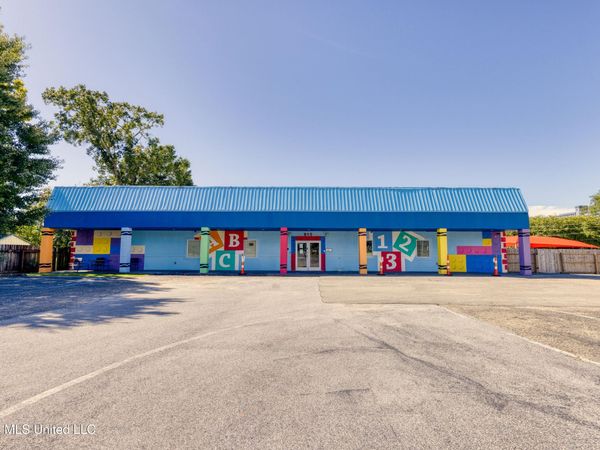 615 Howard Avenue, Biloxi, MS 39530