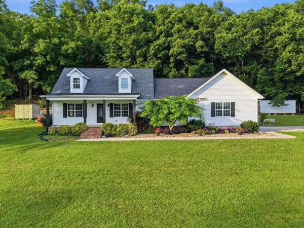 3142 Sparks Dr , Cookeville, TN 38506