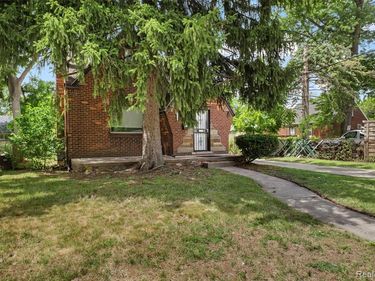 17717 Avon Avenue, Detroit, MI 48219