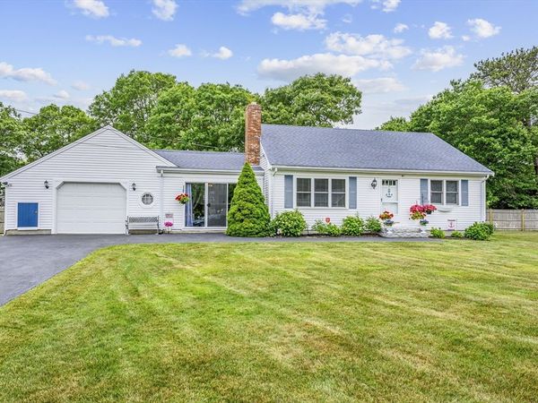1 Captain Dore Rd, Yarmouth, MA 02664