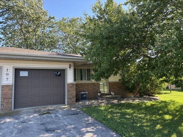 107 E 10th Street , Unit B, Gridley, IL 61744
