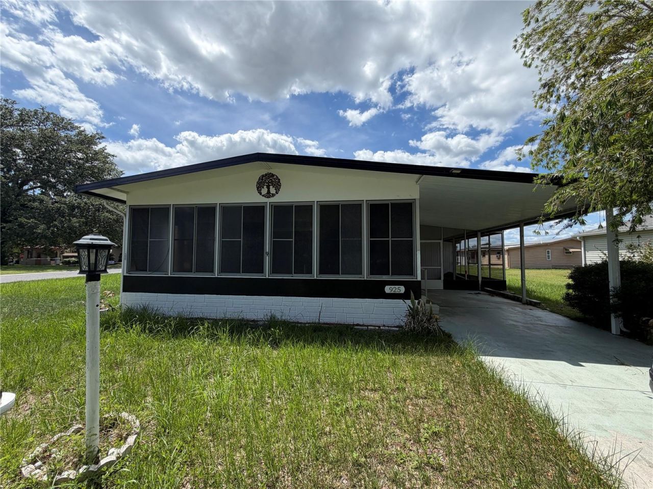 925 Beechwood Avenue, Lady Lake, FL 32159 Photo