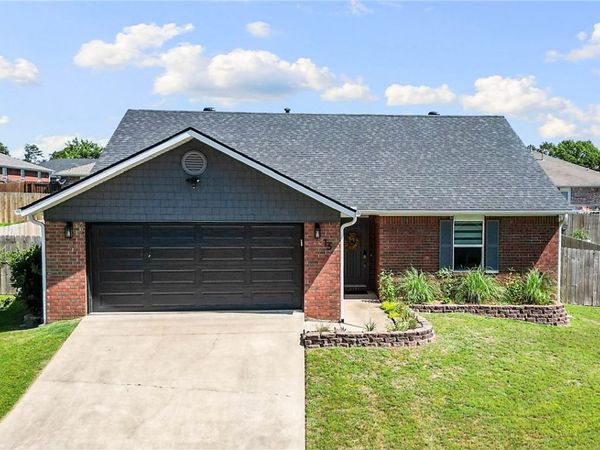 13 Greenridge Lane , Bentonville, AR 72712