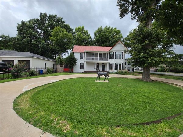 1715 Garland Avenue, Fayetteville, AR 72703