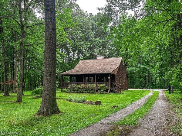 340 Tibbetts Wick Road, Girard, OH 44420