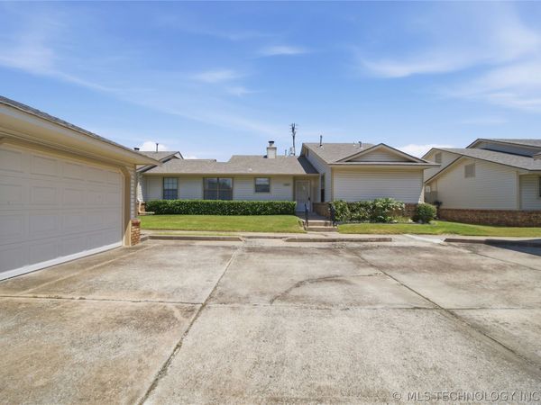 1467 W Evergreen Lane , Claremore, OK 74017