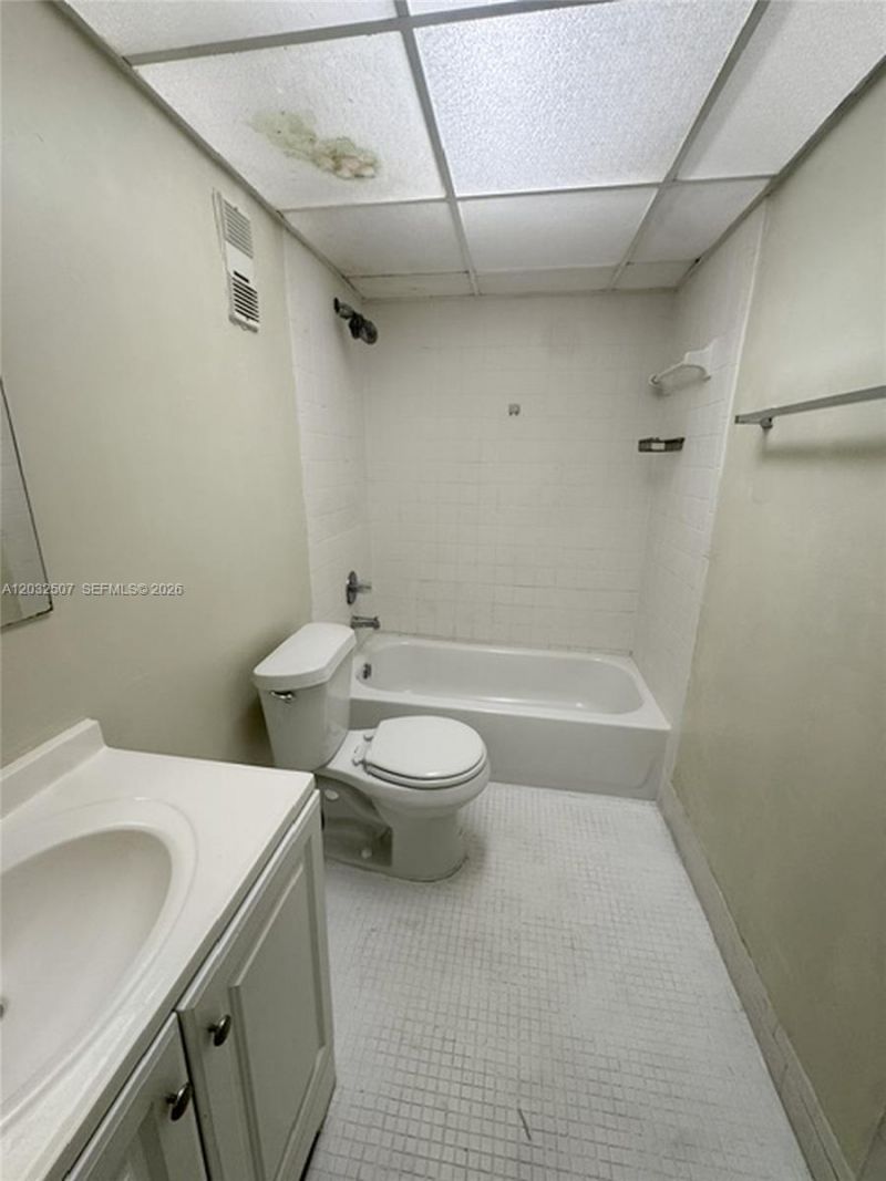 10000 NW 80th Ct, Unit 2249, Hialeah Gardens, FL 33016 Photo