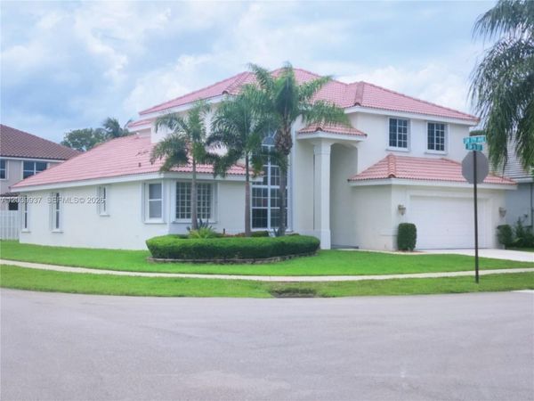 17883 SW 5th St , Pembroke Pines, FL 33029