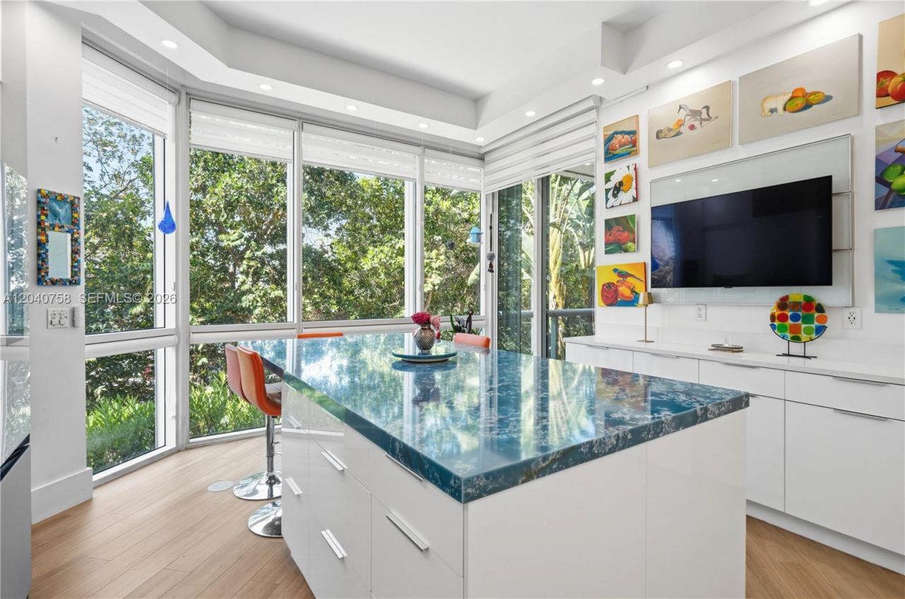 16400 Collins Ave, Unit TH-4, Sunny Isles Beach, FL 33160 Photo