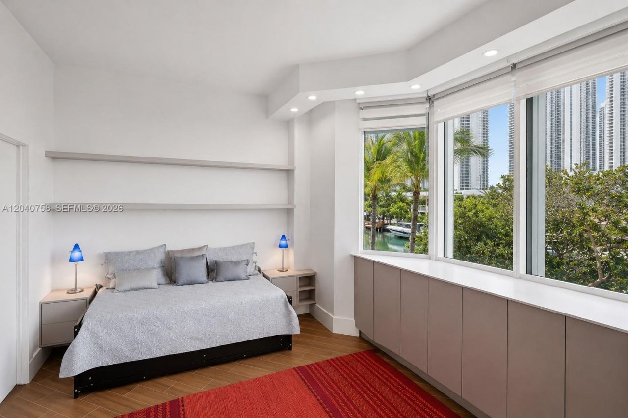 16400 Collins Ave, Unit TH-4, Sunny Isles Beach, FL 33160 Photo