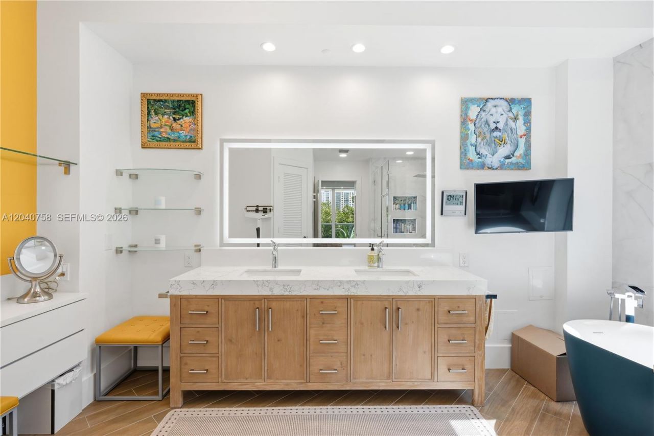 16400 Collins Ave, Unit TH-4, Sunny Isles Beach, FL 33160 Photo