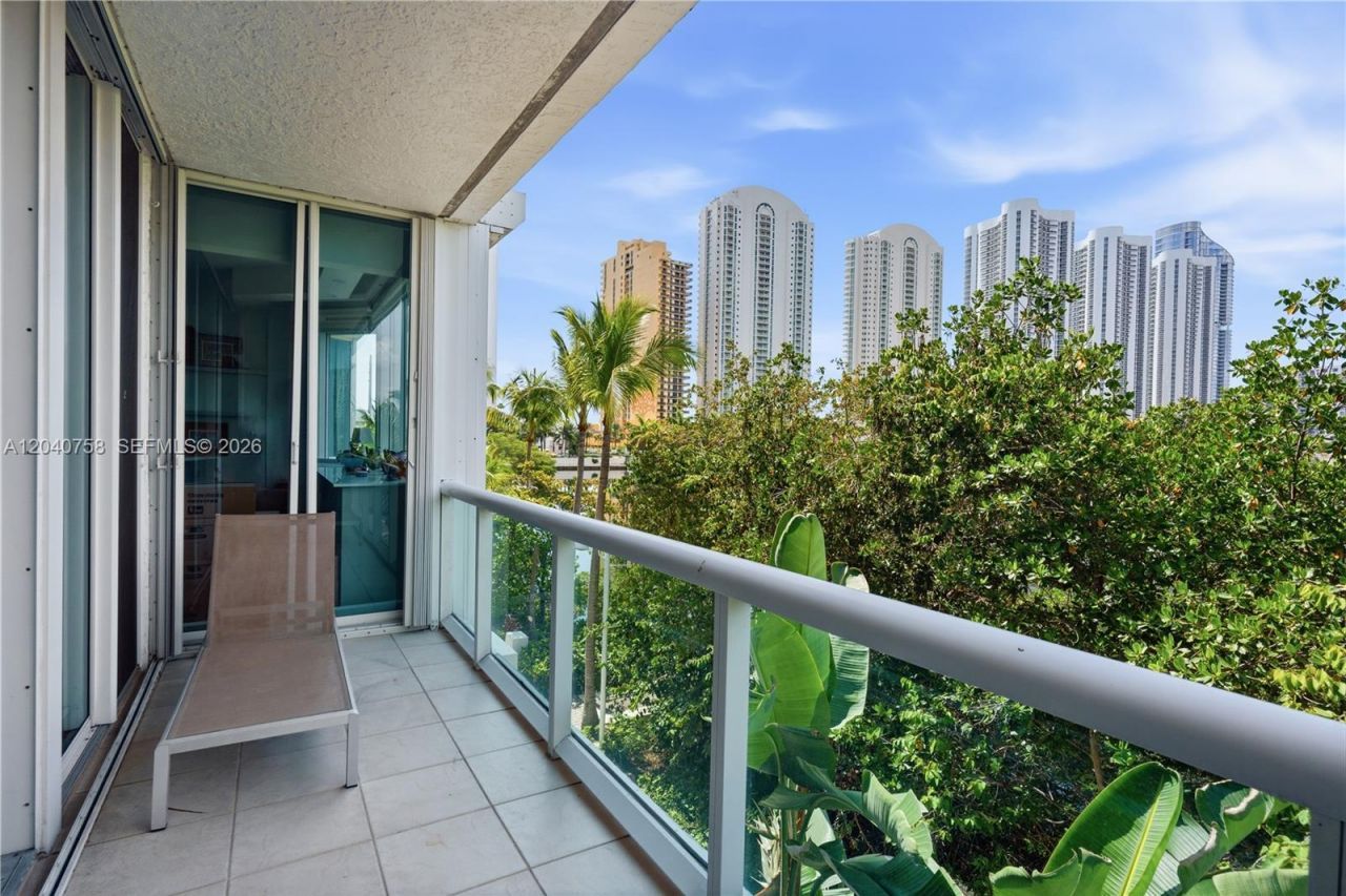 16400 Collins Ave, Unit TH-4, Sunny Isles Beach, FL 33160 Photo