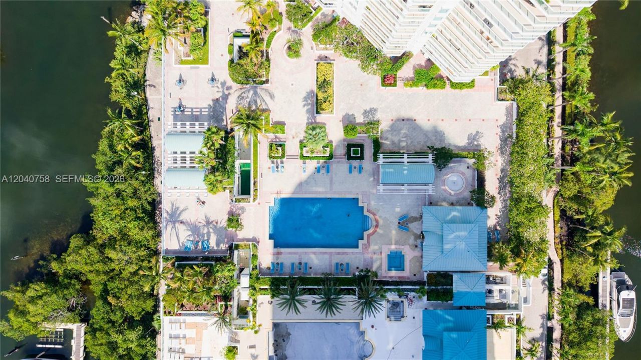 16400 Collins Ave, Unit TH-4, Sunny Isles Beach, FL 33160 Photo