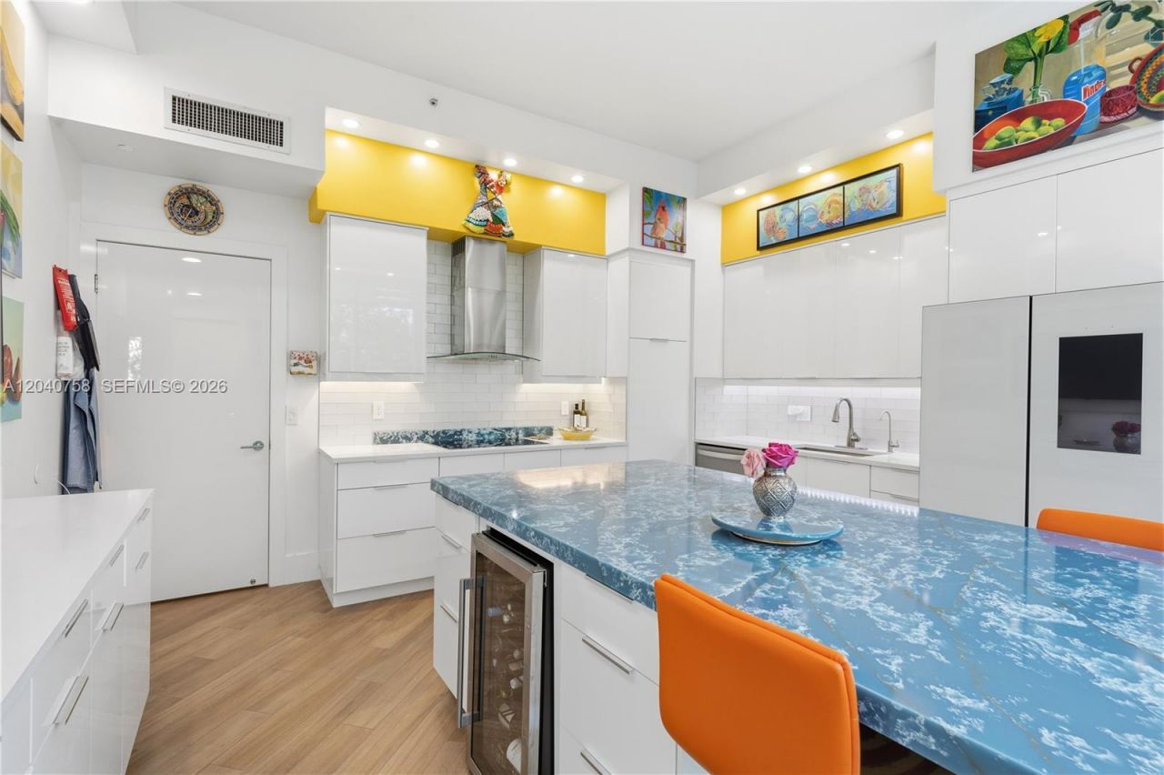 16400 Collins Ave, Unit TH-4, Sunny Isles Beach, FL 33160 Photo