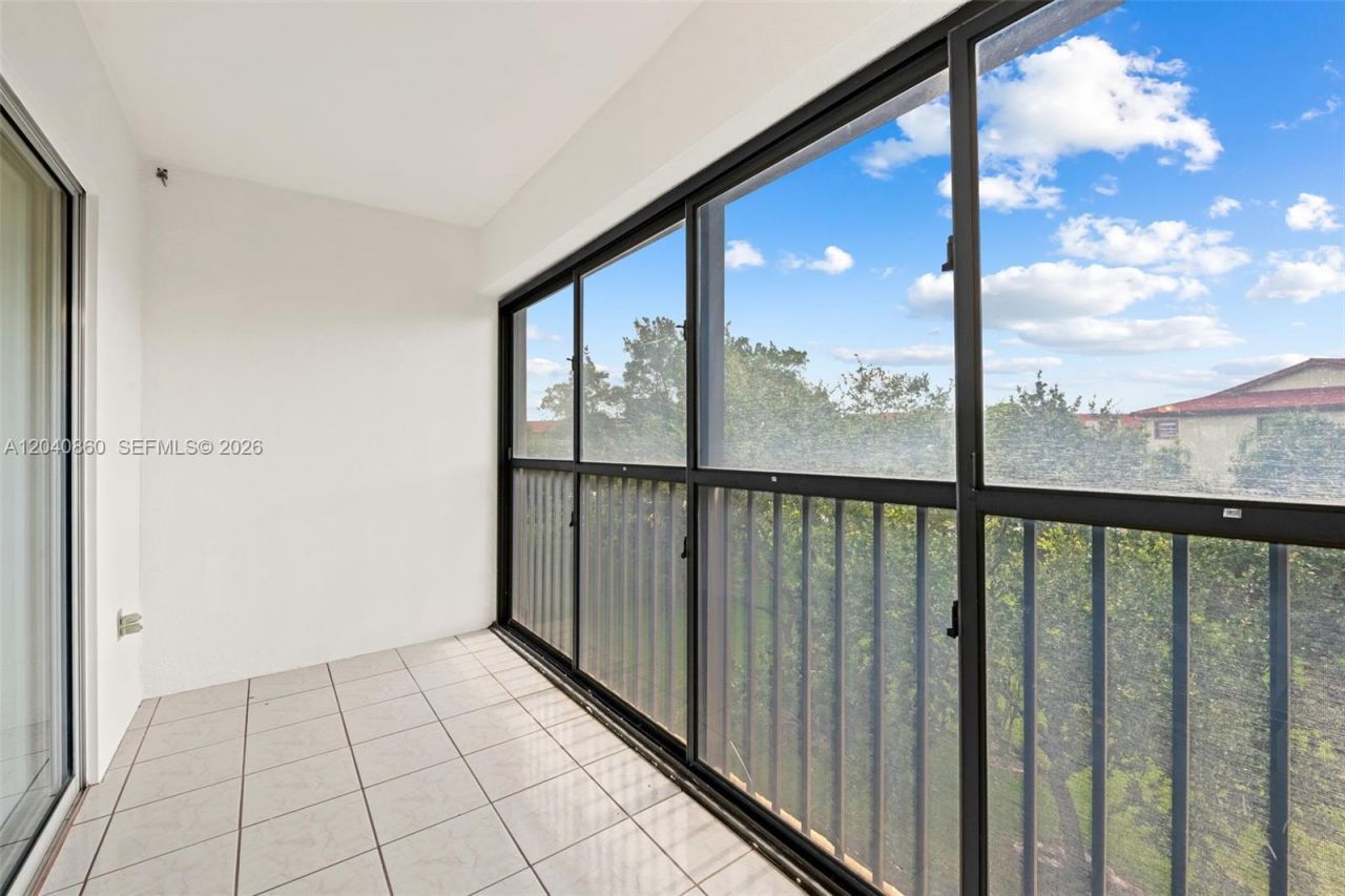 1501 SW 131st Way, Unit 405P, Pembroke Pines, FL 33027 Photo