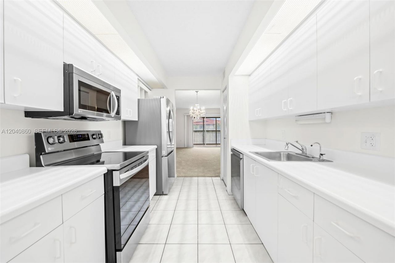 1501 SW 131st Way, Unit 405P, Pembroke Pines, FL 33027 Photo