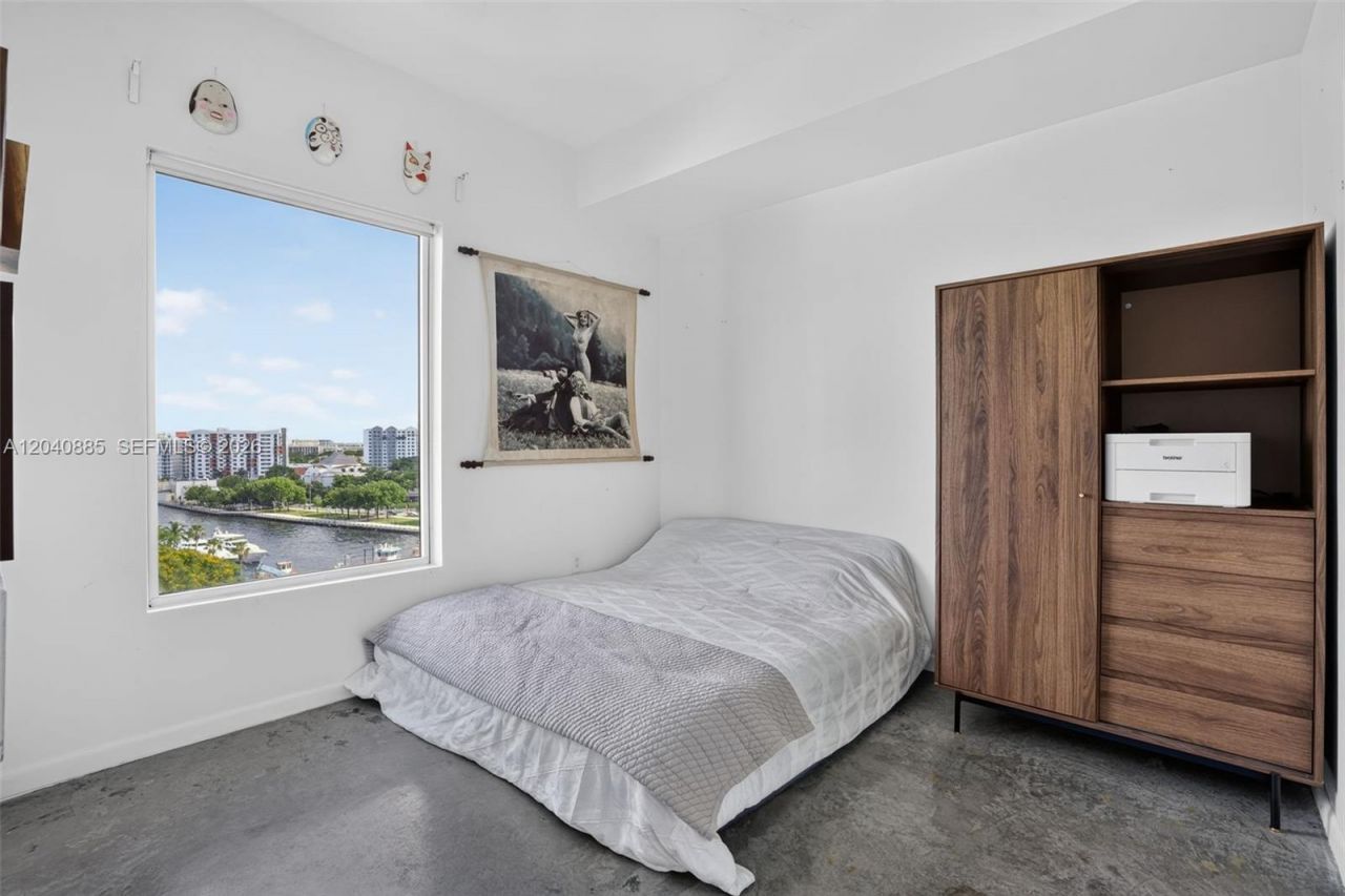 10 SW South River Dr, Unit 1005, Miami, FL 33130 Photo