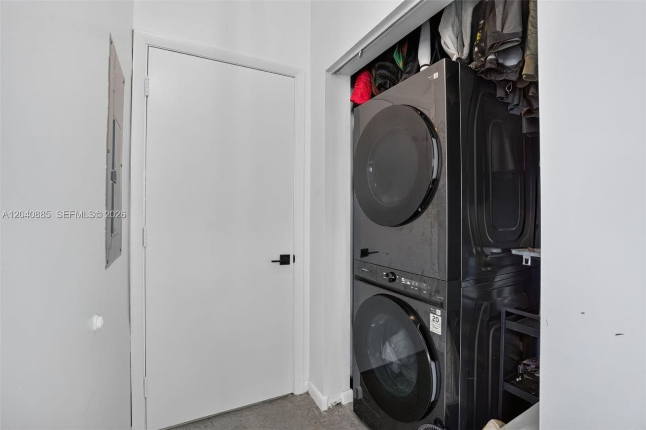 10 SW South River Dr, Unit 1005, Miami, FL 33130 Photo