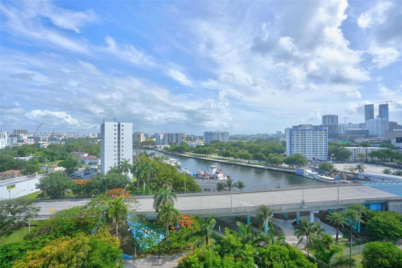 10 SW South River Dr, Unit 1005, Miami, FL 33130 Photo