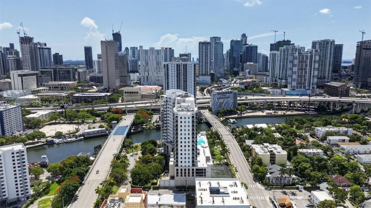 10 SW South River Dr, Unit 1005, Miami, FL 33130 Photo