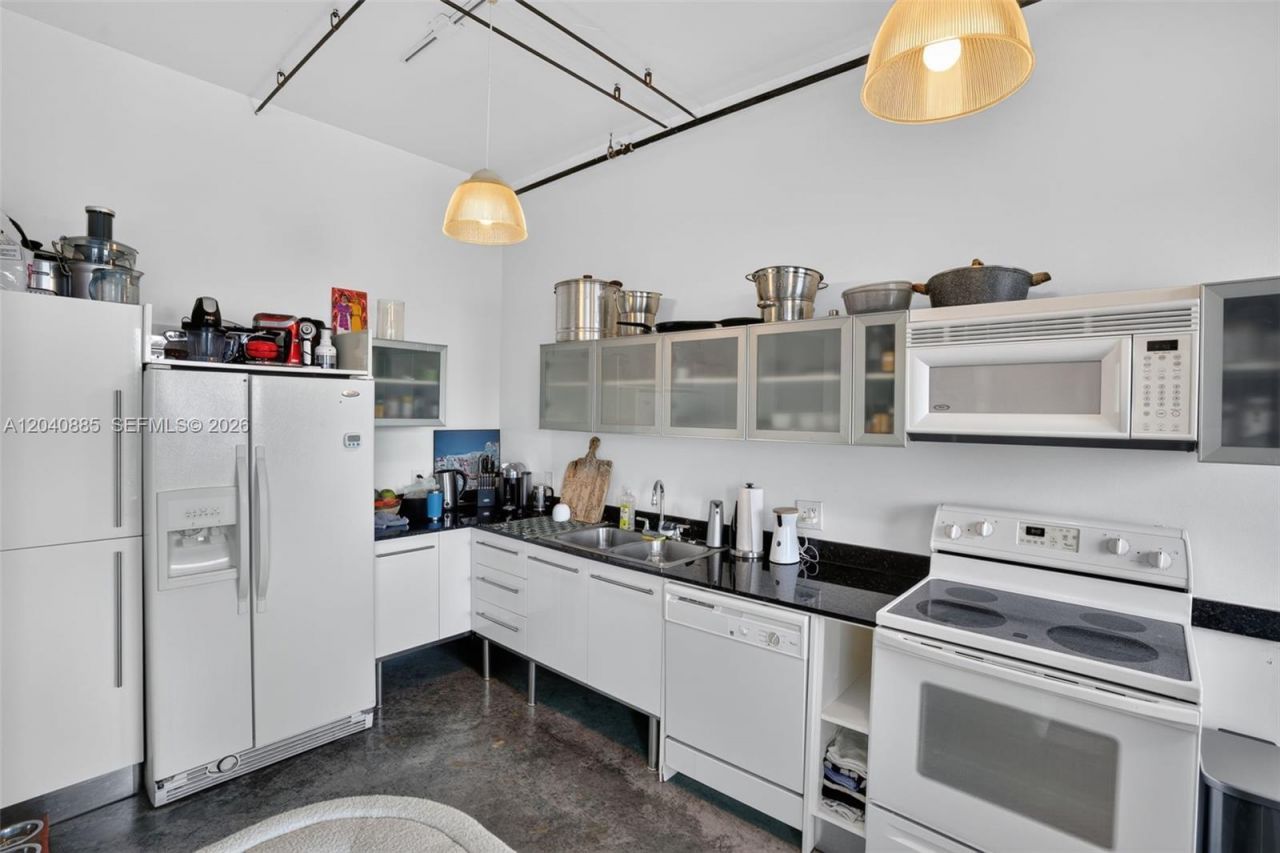 10 SW South River Dr, Unit 1005, Miami, FL 33130 Photo