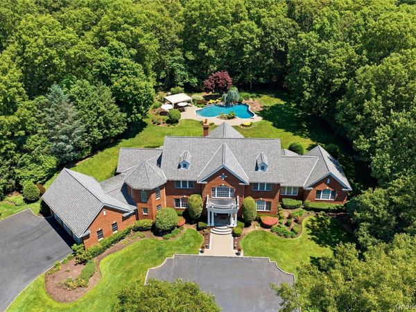 7 Fairway Court, Upper Brookville, NY 11771