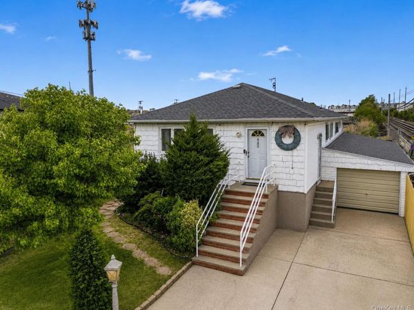 442 Albern Avenue , Oceanside, NY 11572