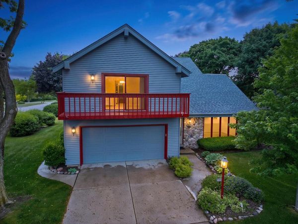 6028 Quaker Hill ROAD, Racine, WI 53406