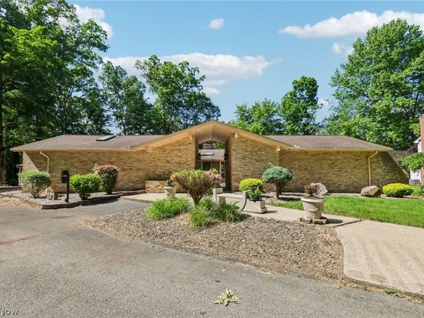 2141 Arms Drive , Girard, OH 44420