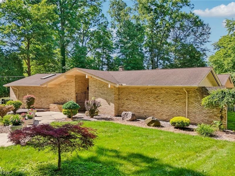 2141 Arms Drive, Girard, OH 44420 Photo 5