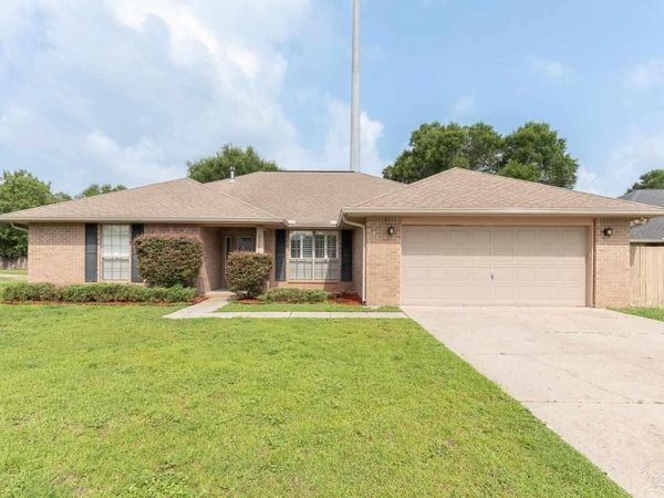 8770 Kennedy Dr, Pensacola, FL 32526