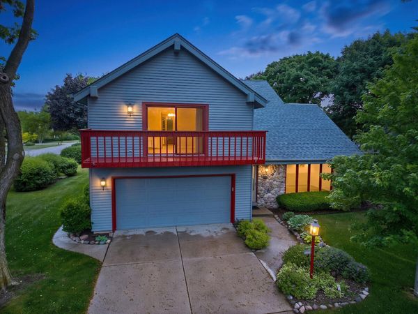 6028 Quaker Hill Rd, Mount Pleasant, WI 53406