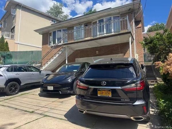 250-56 39th Road , Little Neck, NY 11363
