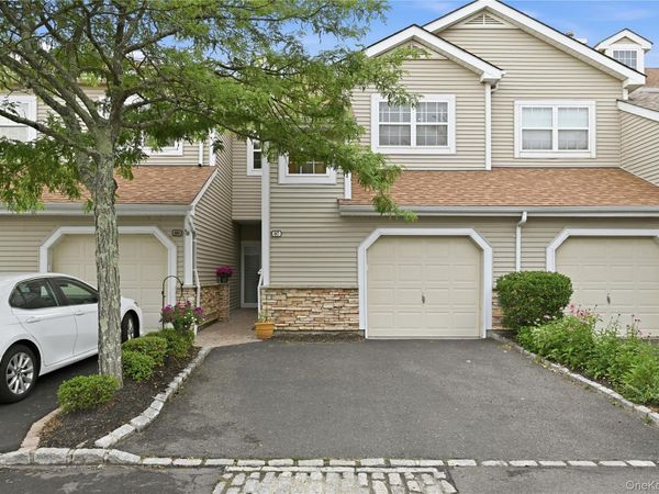 87 Carriage Lane, Unit 236, Plainview, NY 11803