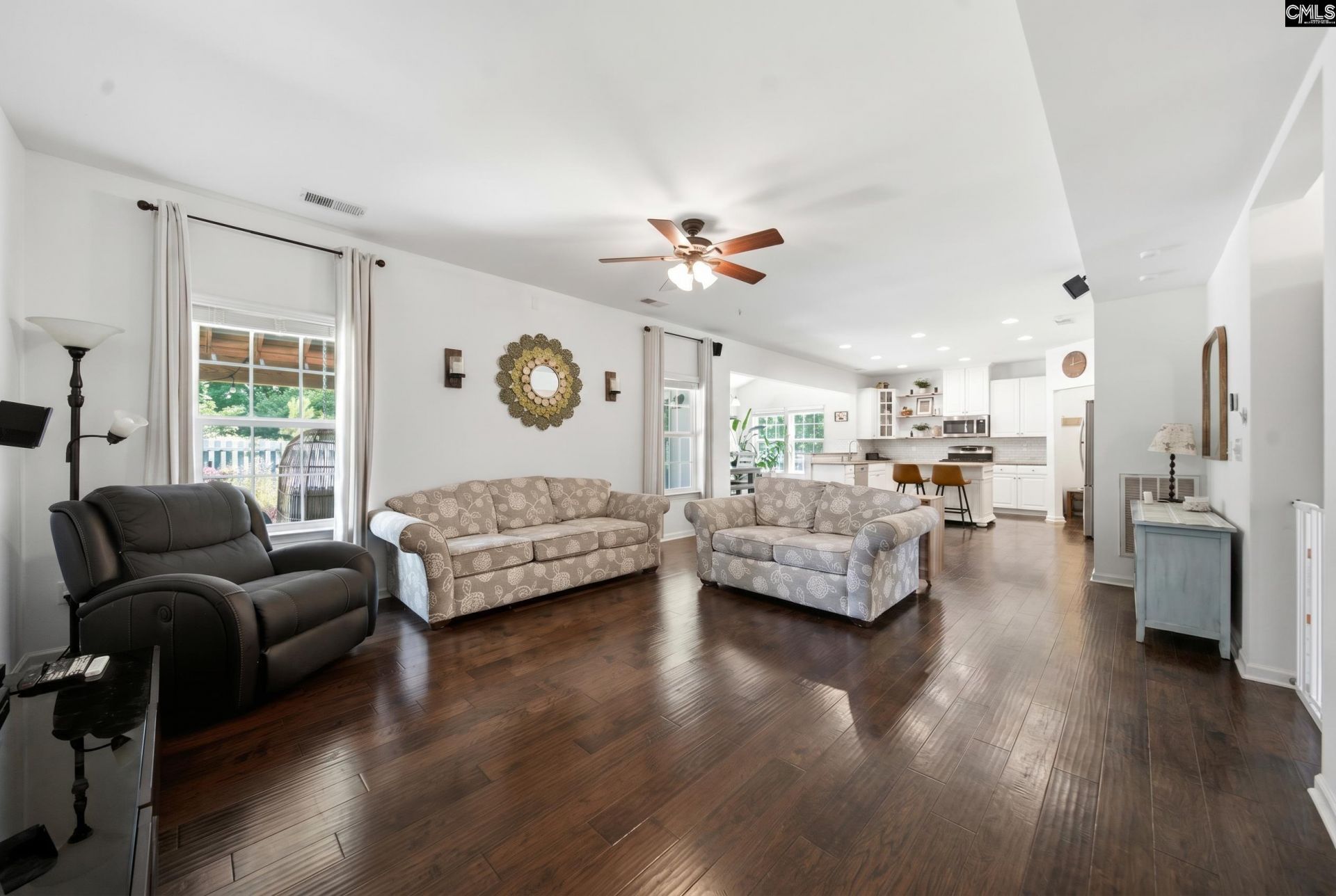 435 Serene Court  Photo 5