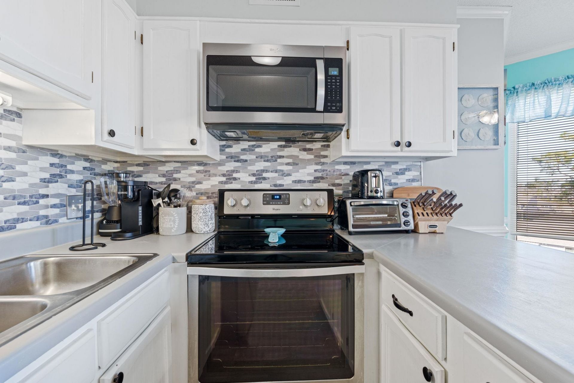 1500 Cenith Dr. Photo 4