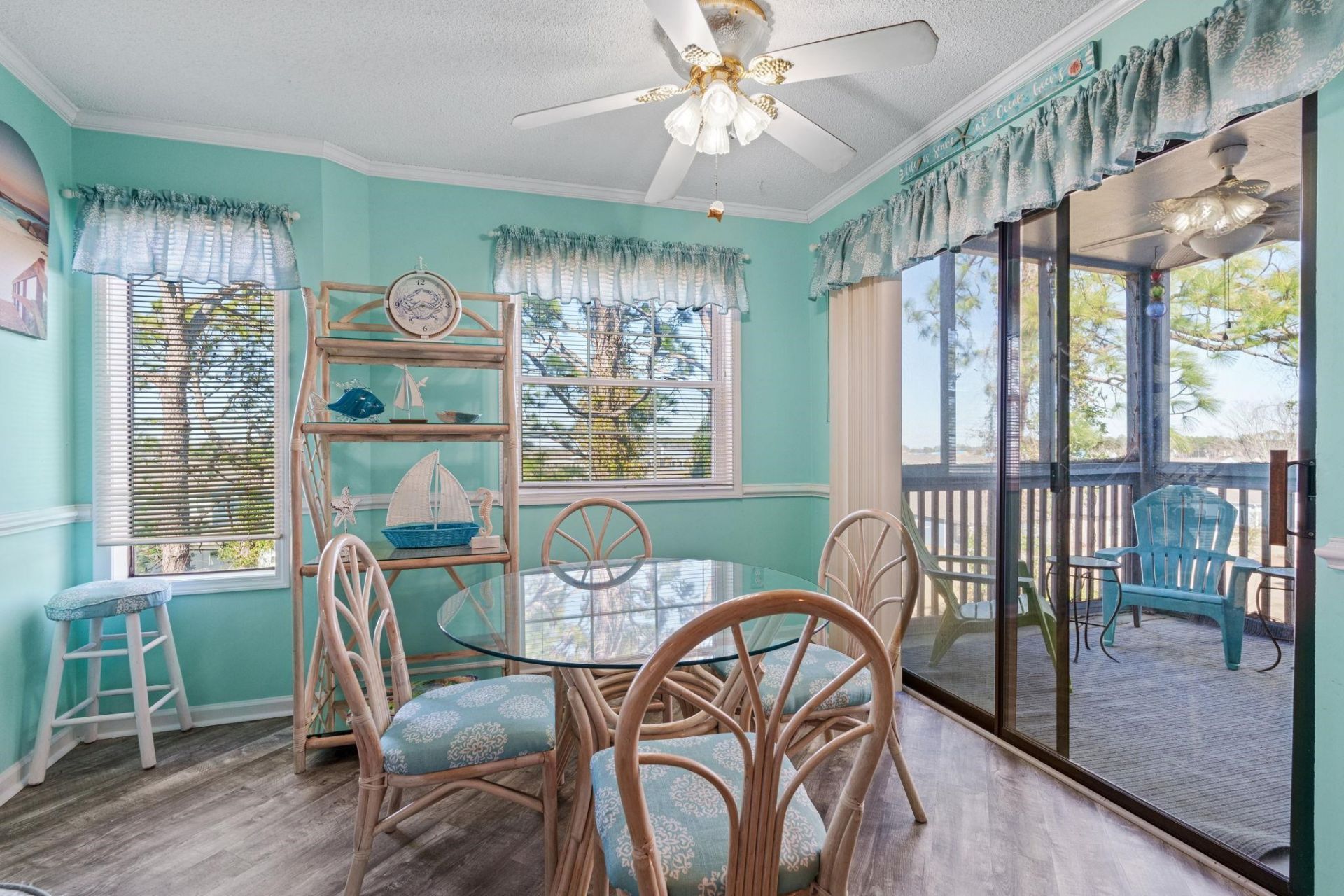 1500 Cenith Dr. Photo 7
