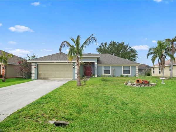 423 Windermere DR , LEHIGH ACRES, FL 33972